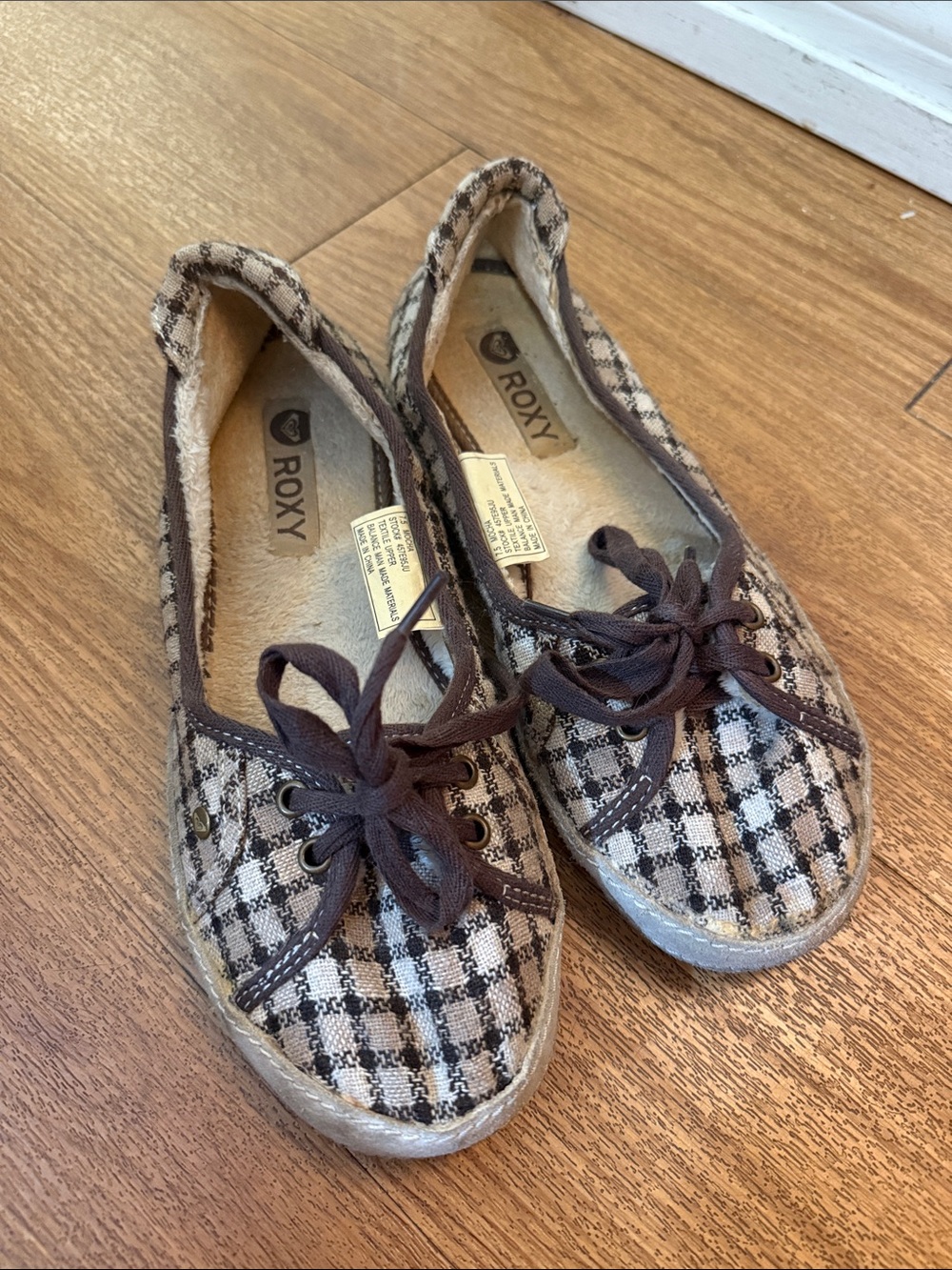 Roxy Plaid Lace-Up Flats in Brown and Cream